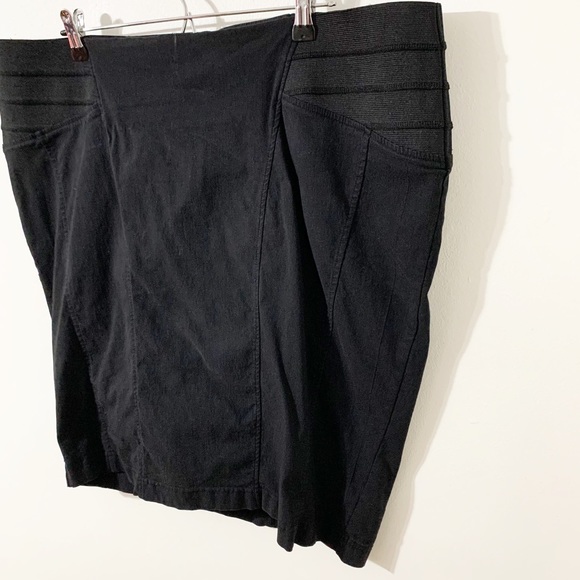 Torrid Rayon Blend Black Pencil Skirt Elastic Side Panels Back Zipper Stretchy - Picture 3 of 13